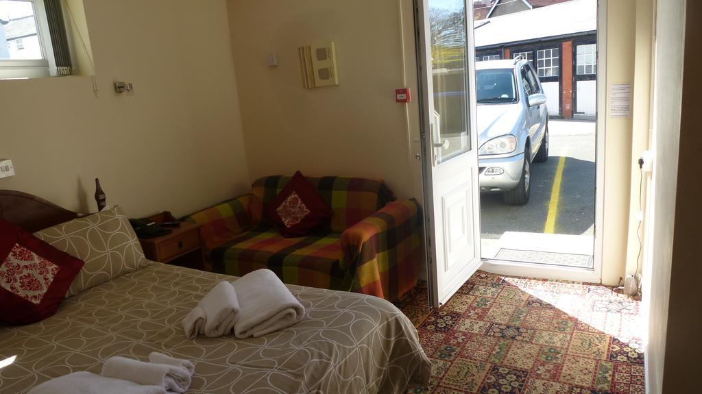 קולווין ביי Whitehall Guest House מראה חיצוני תמונה