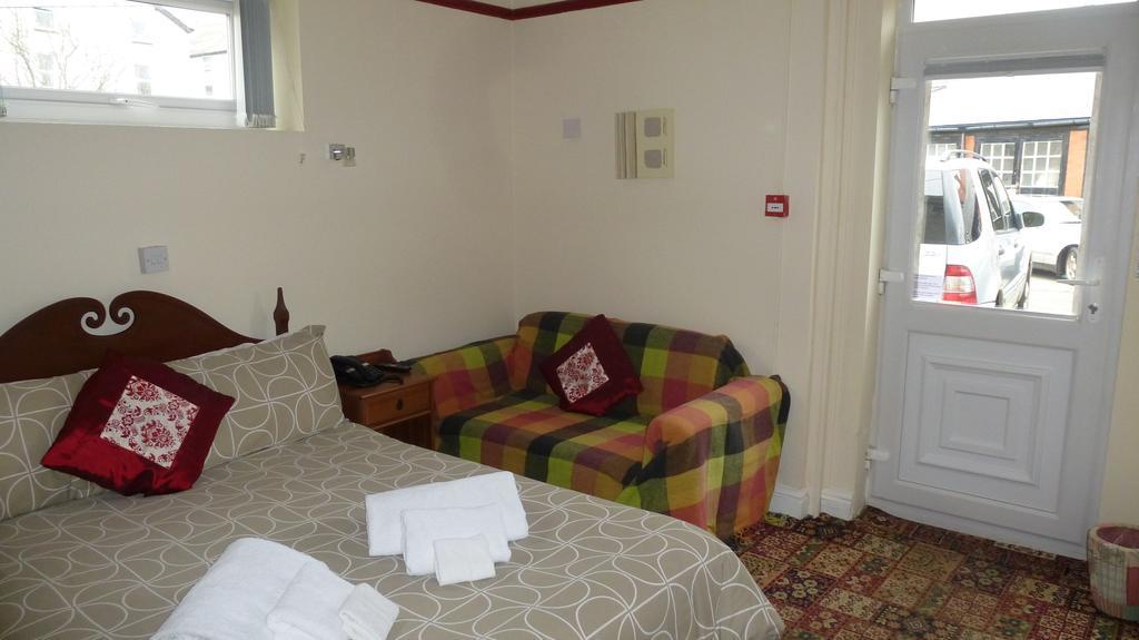 קולווין ביי Whitehall Guest House מראה חיצוני תמונה