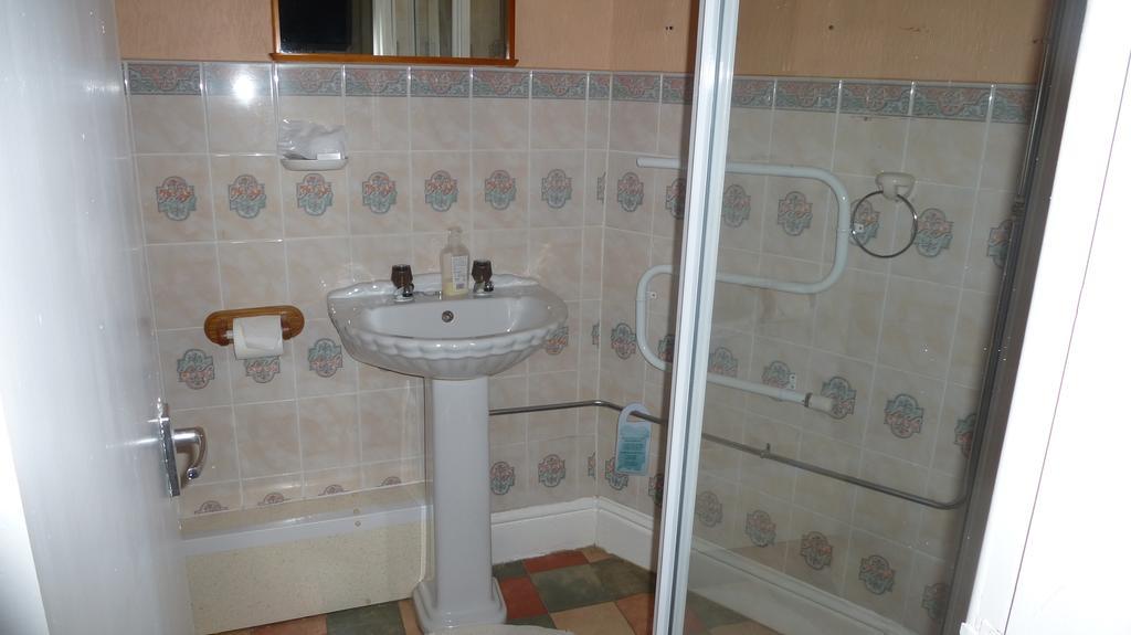 קולווין ביי Whitehall Guest House מראה חיצוני תמונה
